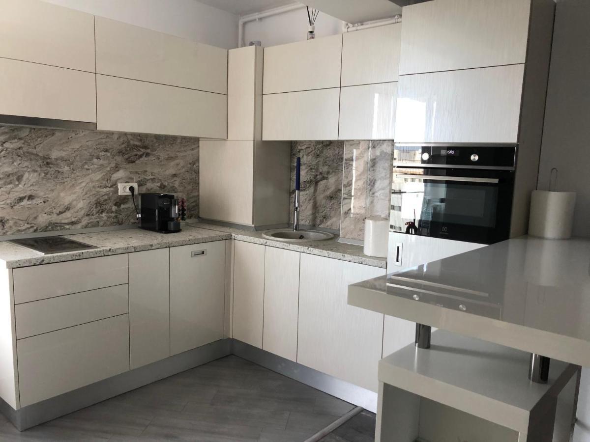 Luxury Westpark 2 Residence Lake View W6 부쿠레슈티 외부 사진